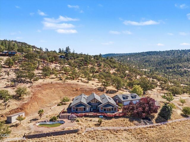 6590 Hillcrest Road, Medford, OR 97504