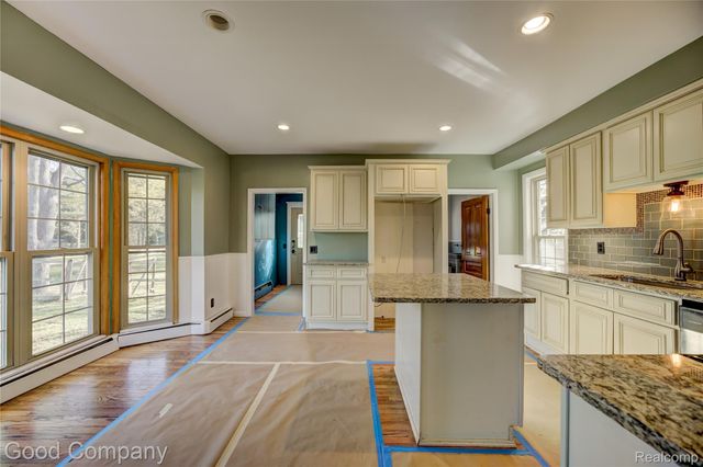 27180 Martindale Road, Lyon Charter Township, MI 48165