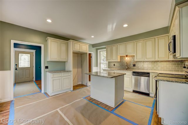 27180 Martindale Road, Lyon Charter Township, MI 48165