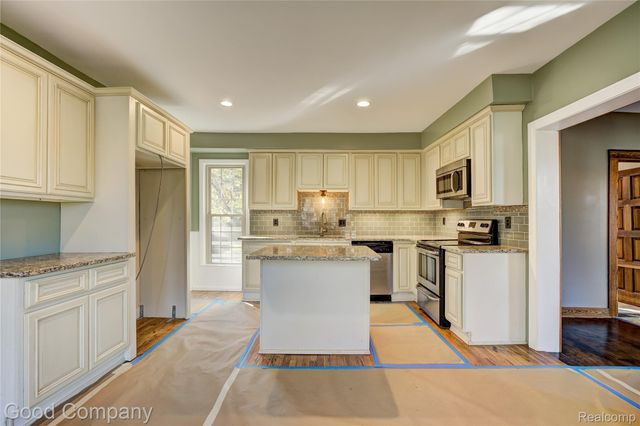 27180 Martindale Road, Lyon Charter Township, MI 48165