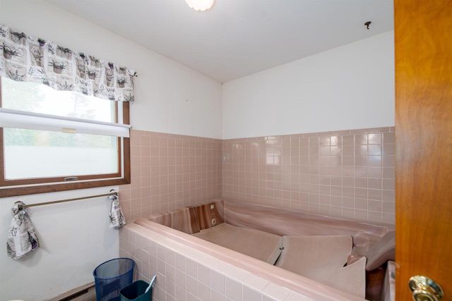 2836 SHOREWOOD DRIVE, Oshkosh, WI 54901