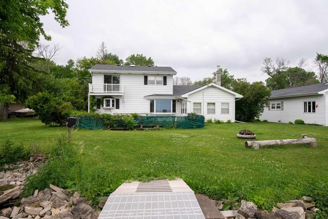 2836 SHOREWOOD DRIVE, Oshkosh, WI 54901