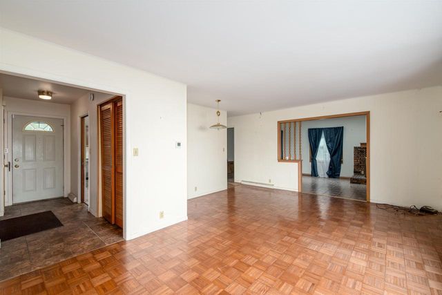 2836 SHOREWOOD DRIVE, Oshkosh, WI 54901