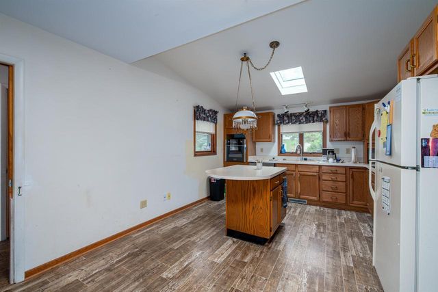 2836 SHOREWOOD DRIVE, Oshkosh, WI 54901