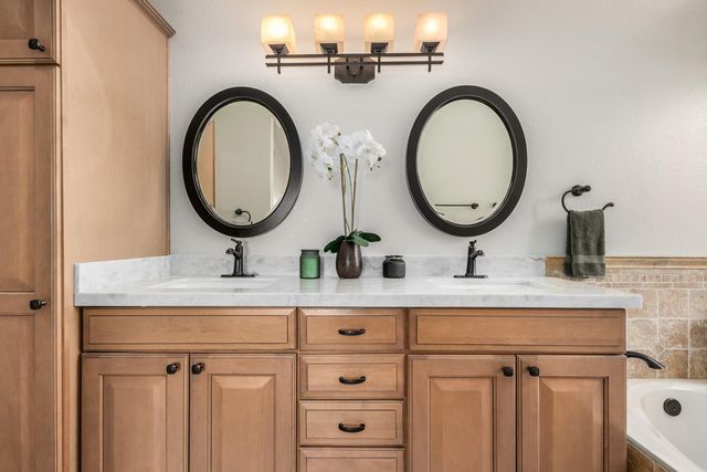 9408 W Taro Lane, Peoria, AZ 85382