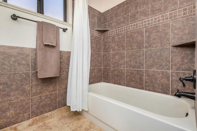 9408 W Taro Lane, Peoria, AZ 85382