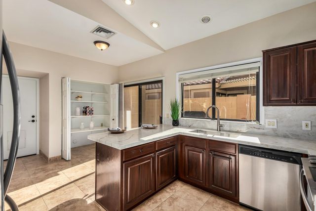 9408 W Taro Lane, Peoria, AZ 85382