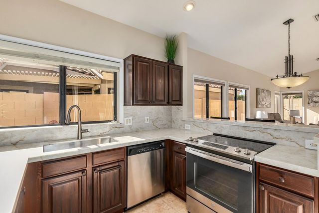 9408 W Taro Lane, Peoria, AZ 85382