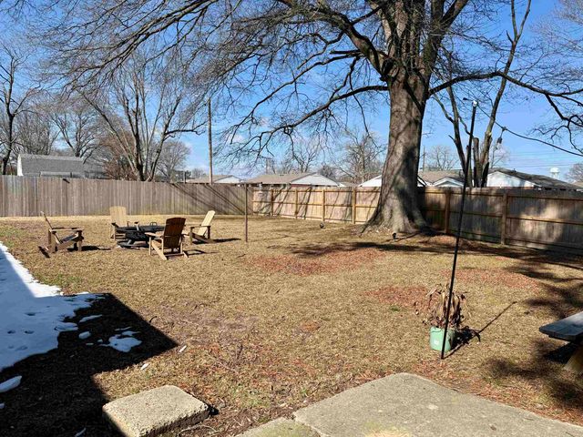 556 CIRCLE DR, Halls, TN 38040