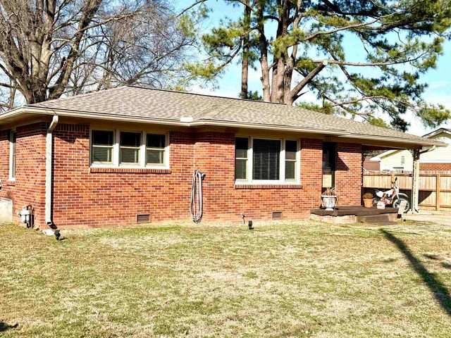 556 CIRCLE DR, Halls, TN 38040