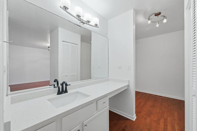 640 Four Seasons Boulevard 640, Aurora, IL 60504