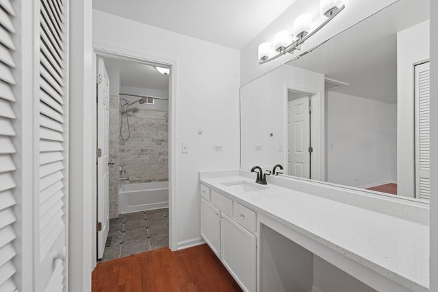640 Four Seasons Boulevard 640, Aurora, IL 60504