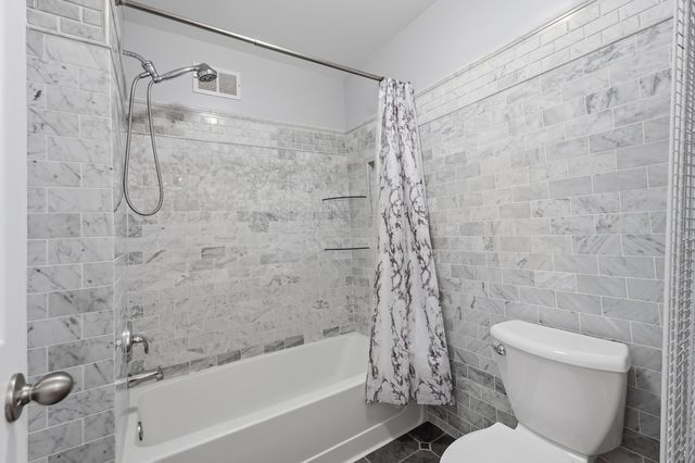 640 Four Seasons Boulevard 640, Aurora, IL 60504
