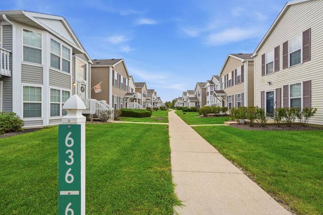 640 Four Seasons Boulevard 640, Aurora, IL 60504