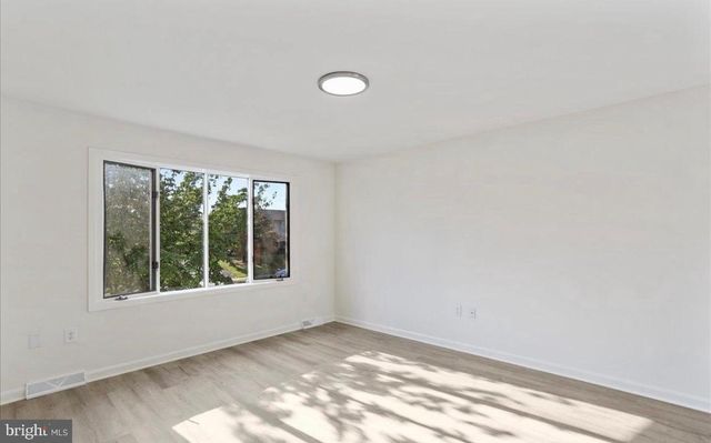 1337 CEDARWOOD DR, Hagerstown, MD 21742