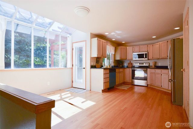 185 Eagle Ridge Drive E, Puyallup, WA 98374