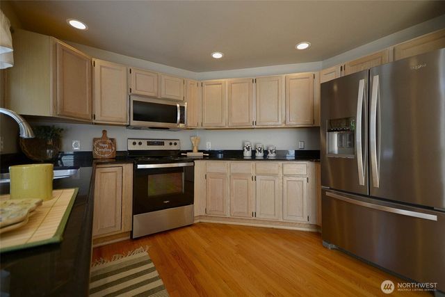 185 Eagle Ridge Drive E, Puyallup, WA 98374