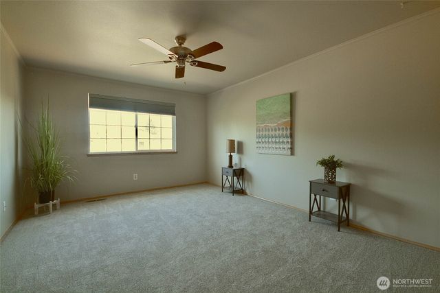 185 Eagle Ridge Drive E, Puyallup, WA 98374