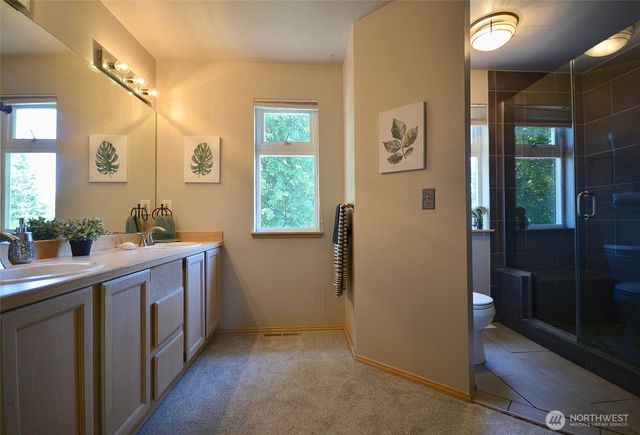 185 Eagle Ridge Drive E, Puyallup, WA 98374
