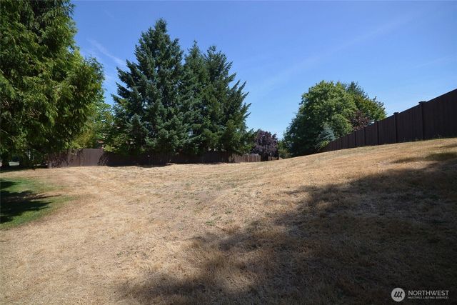 185 Eagle Ridge Drive E, Puyallup, WA 98374