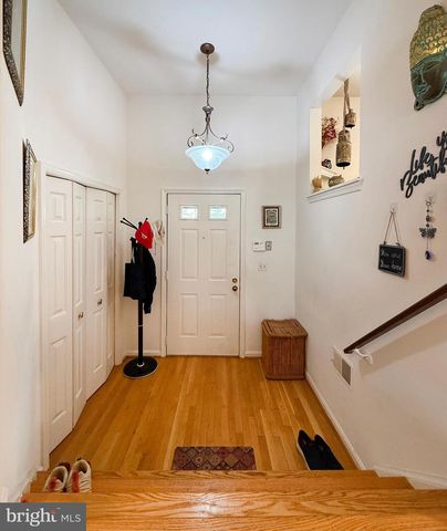 7136 SWANSONG WAY, Bethesda, MD 20817