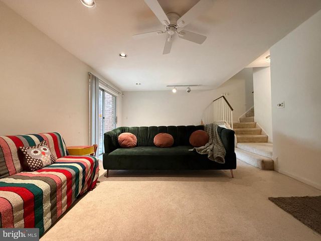 7136 SWANSONG WAY, Bethesda, MD 20817