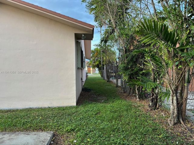 9730 SW 5th St, Miami, FL 33174