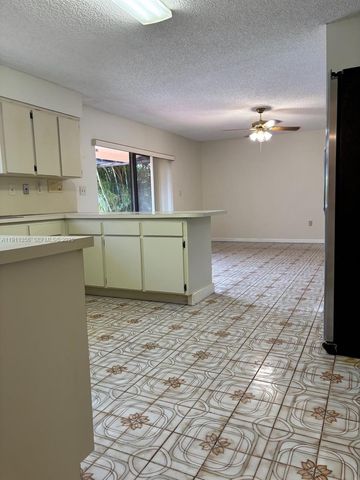 9730 SW 5th St, Miami, FL 33174