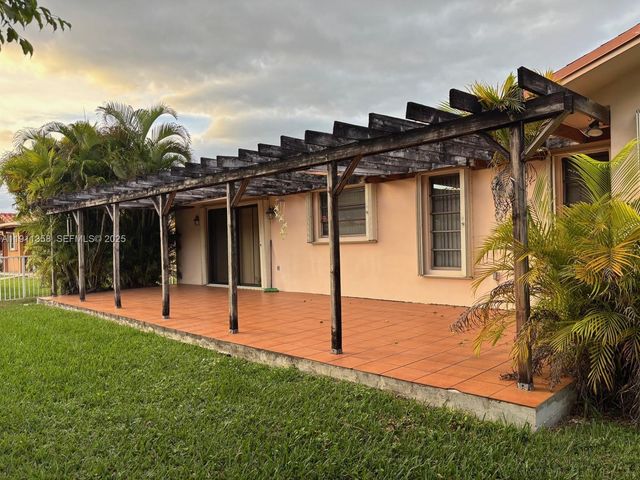 9730 SW 5th St, Miami, FL 33174