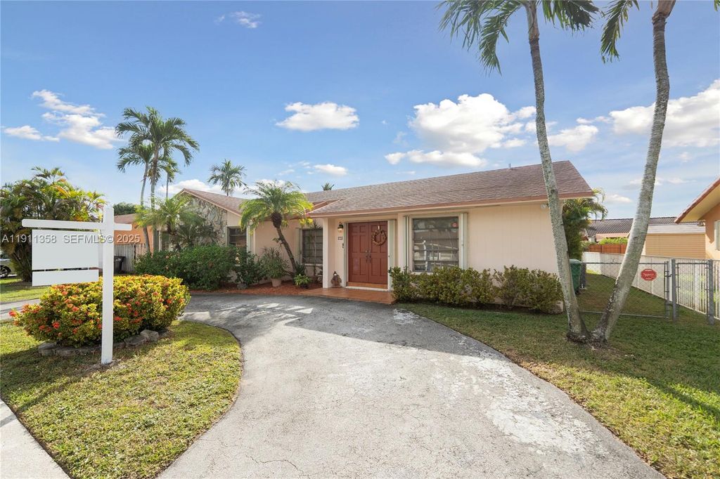 9730 SW 5th St, Miami, FL 33174