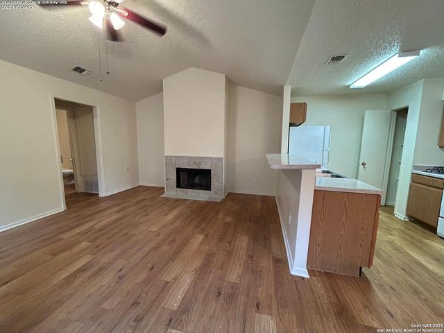 6323 WORCHESTER KNLS, San Antonio, TX 78233