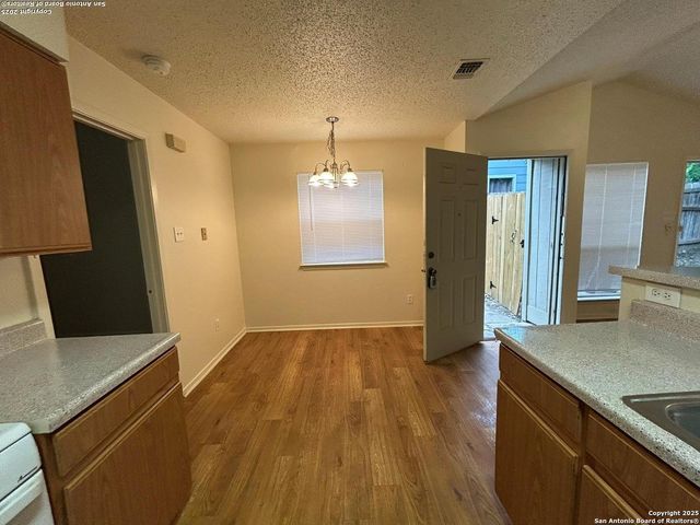 6323 WORCHESTER KNLS, San Antonio, TX 78233