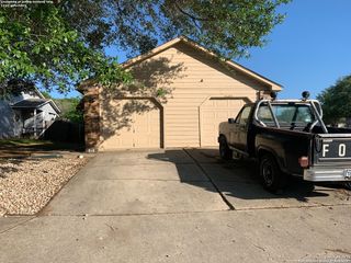 6323 WORCHESTER KNLS, San Antonio, TX 78233