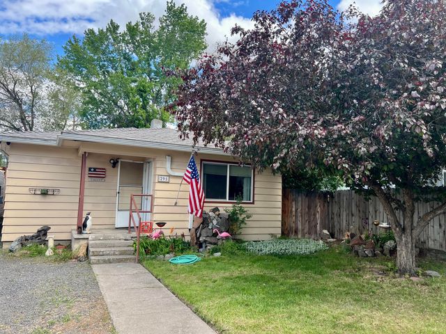 291 SE 7th Street, Madras, OR 97741