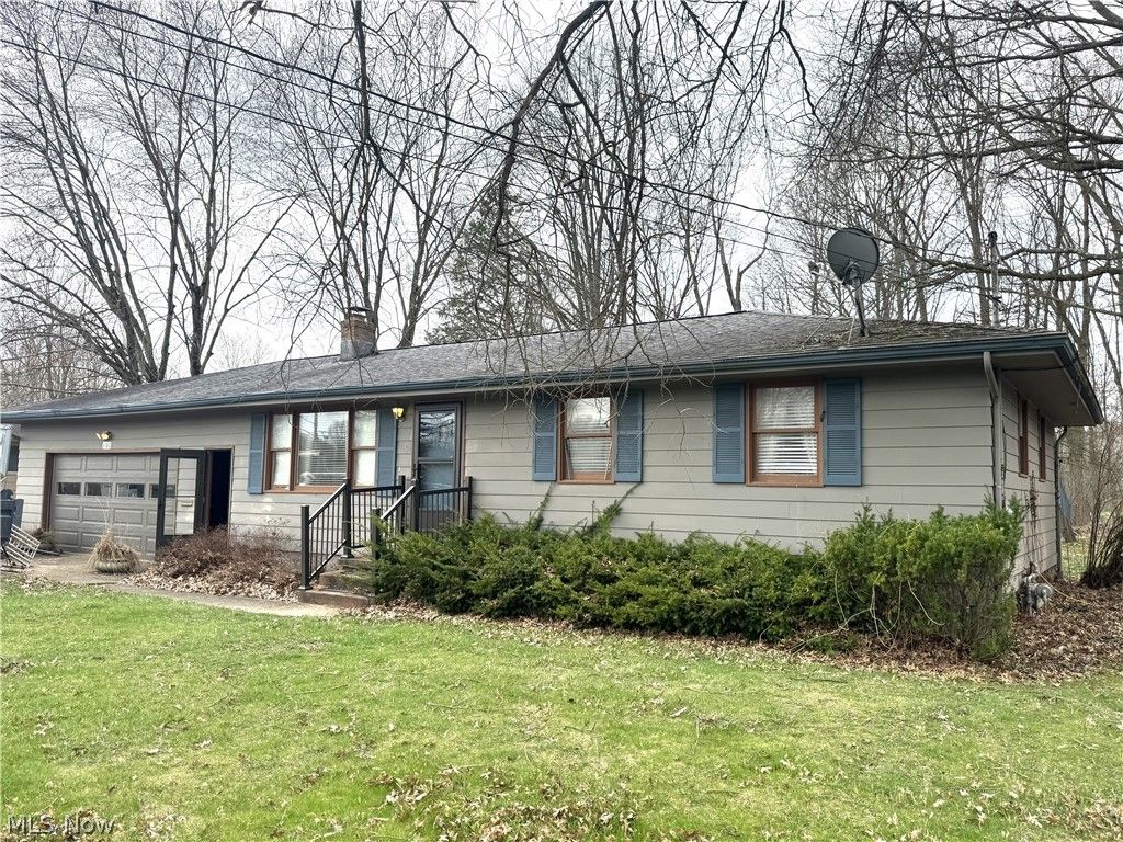 1180 Keefer Road, Girard, OH 44420