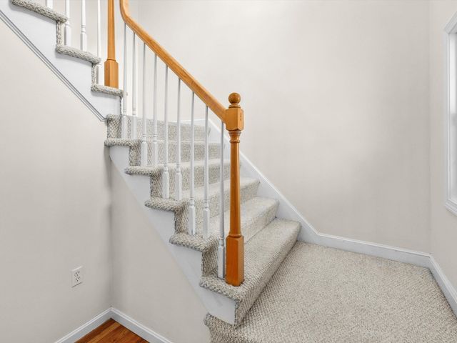 53 Lancaster Rd 10, Clinton, MA 01510