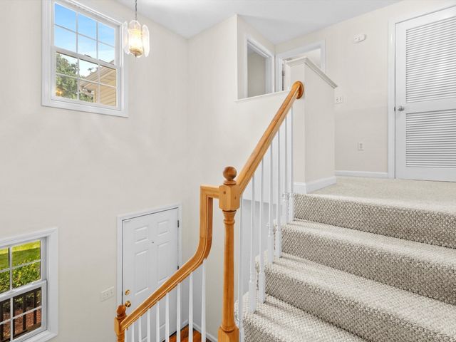 53 Lancaster Rd 10, Clinton, MA 01510