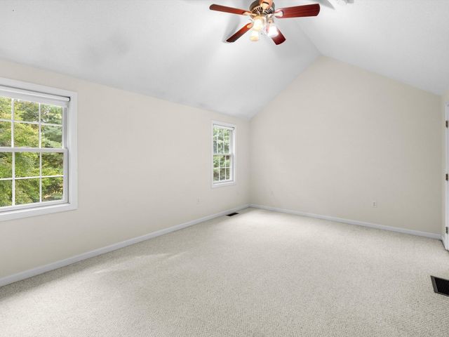 53 Lancaster Rd 10, Clinton, MA 01510