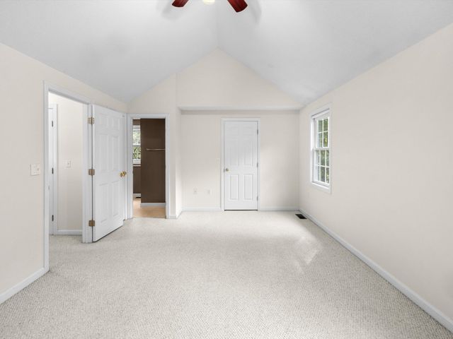 53 Lancaster Rd 10, Clinton, MA 01510
