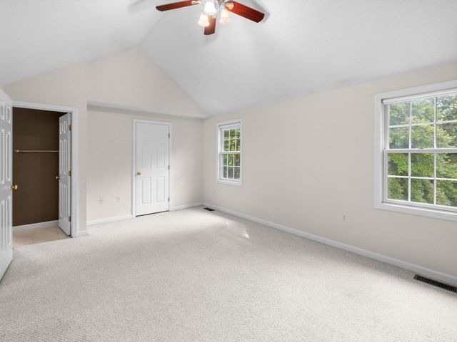 53 Lancaster Rd 10, Clinton, MA 01510