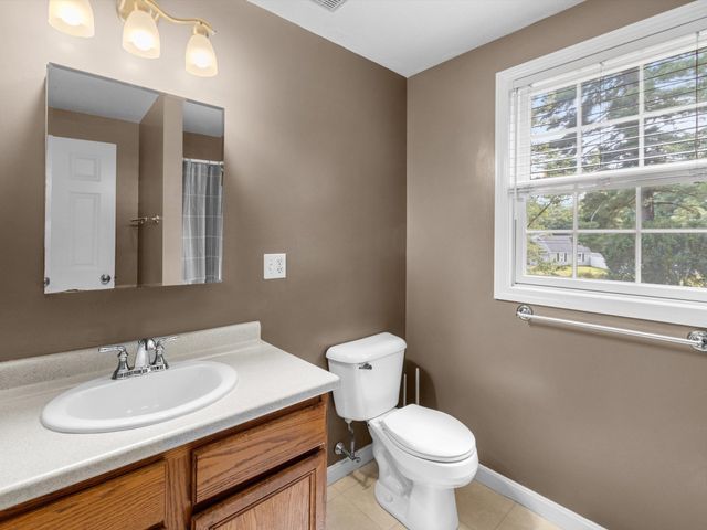 53 Lancaster Rd 10, Clinton, MA 01510