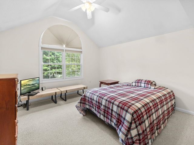 53 Lancaster Rd 10, Clinton, MA 01510