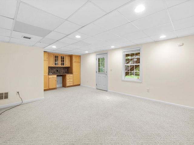 53 Lancaster Rd 10, Clinton, MA 01510
