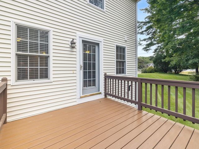 53 Lancaster Rd 10, Clinton, MA 01510
