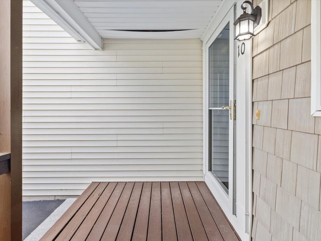 53 Lancaster Rd 10, Clinton, MA 01510