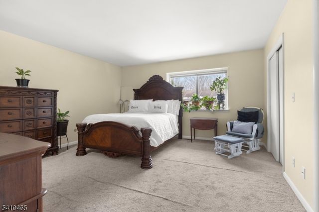 39 Oriole Ter, Hampton Twp., NJ 07860