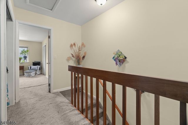 39 Oriole Ter, Hampton Twp., NJ 07860