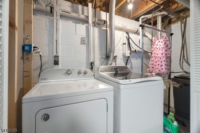 39 Oriole Ter, Hampton Twp., NJ 07860