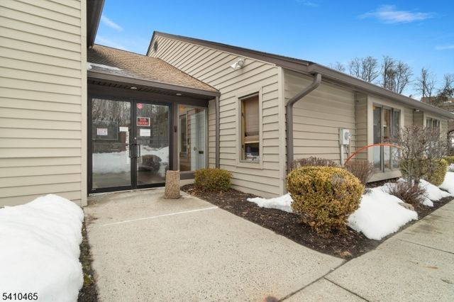 39 Oriole Ter, Hampton Twp., NJ 07860