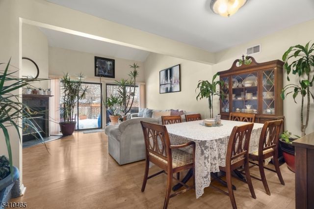 39 Oriole Ter, Hampton Twp., NJ 07860